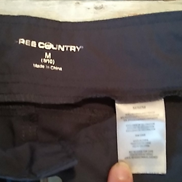 Womans medium Free Country long active shorts - Picture 2 of 4